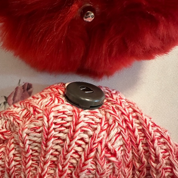 Disney red and white beanie - Picture 5 of 5